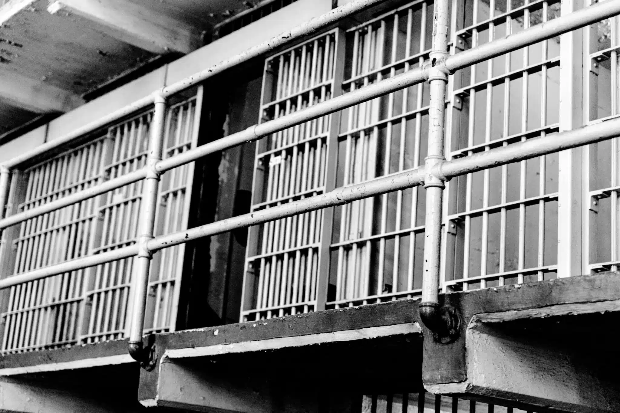 服役中のラッパー10選:リルダークらが直面するトラブルとRICO法の関係