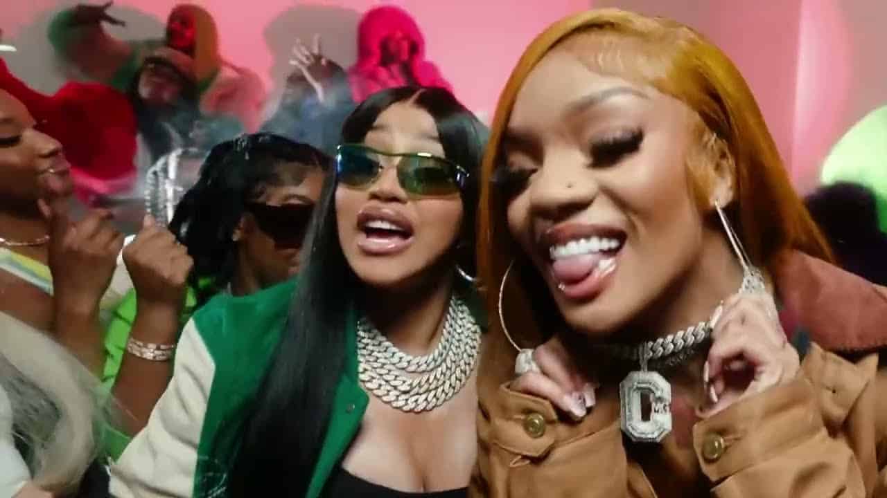 Cardi Bが酔った勢いでGloRillaに大胆行動!FaceTimeで何が起こったのか?