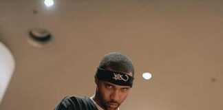 遂にジョー・バドゥンが言及、ヤング・サグが「両側にいい顔をしている」 Mikamote, CC BY-SA 3.0 , via Wikimedia Commons