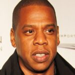 Jay-Z無敵説を考察!DJ Akademiksらの問題提起について DJ Akademiksがジェイ・Zとエプスタイン文書を巡るメディアの沈黙について問題提起する投稿。断罪ではなく「問いが語られない構造」を指摘している。