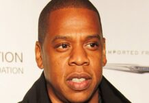 DJ Akademiksがジェイ・Zとエプスタイン文書を巡るメディアの沈黙について問題提起する投稿。断罪ではなく「問いが語られない構造」を指摘している。