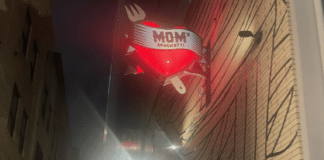 聖地巡礼その1:エミネム経営のレストラン「Mama’s Spaghetti 」のスパゲッティを食べてみたらステージに上がる前の気分が味わえた