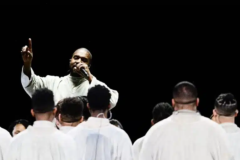 カニエ・ウェスト、ケンドリック・ラマーを全否定:「俺は奴の音楽が嫌いだ」〜プレイボーイカーティ新作に激怒 Kanye West カニエウェスト