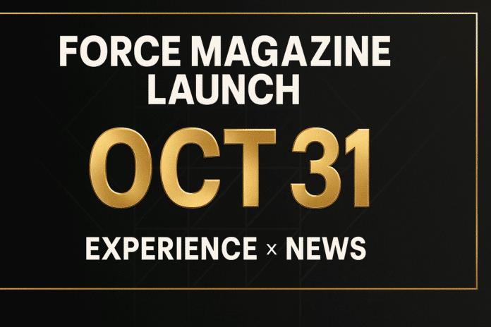 FORCE MAGAZINEの正式ローンチを前に、HIPHOPCsがその報道構造に潜む“設計された裏拍”を見つめる瞬間を象徴するビジュアル。 黒と金の照明が交錯し、ステージの奥にFORCEの文字が浮かび上がる。 表のメディアと裏の視点が一つのリズムで呼吸している様子を描く。
