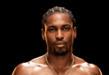 D’Angelo。ネオソウルを象徴する存在として、静かな情熱と深い音楽性を感じさせる瞬間。
