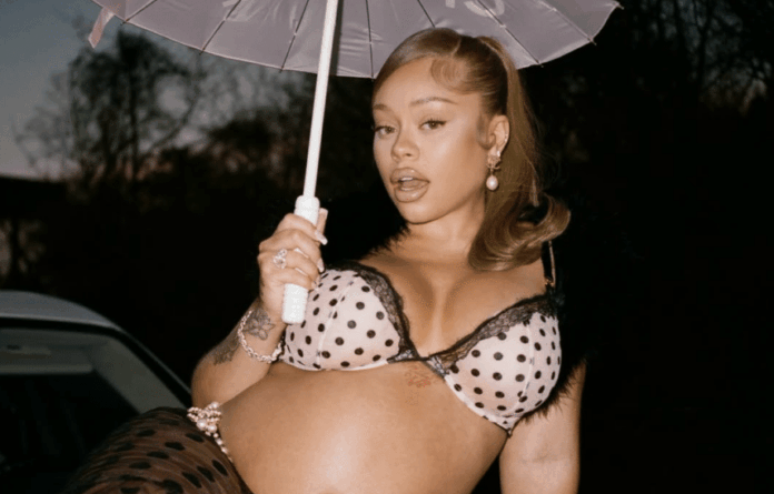 LattoがInstagramで妊娠とニューアルバム『Big Mama』を同時発表したビジュアル