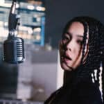 日本語ラップシーンの新鋭フィメールラッパーAlif Wolfのポートレート。03- Performance公開楽曲"What Did You Say?"のHIPHOPCs独占インタビュー（2026年4月）アー写。
