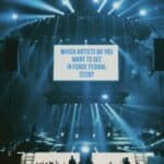 FORCE MagazineがInstagramで公開した「Which artists do you want to see in FORCE Festival 2026?」の告知画像。青い照明のステージ上に、FORCE Festival 2026で見たいアーティストを問いかける英語テキストが表示されている。