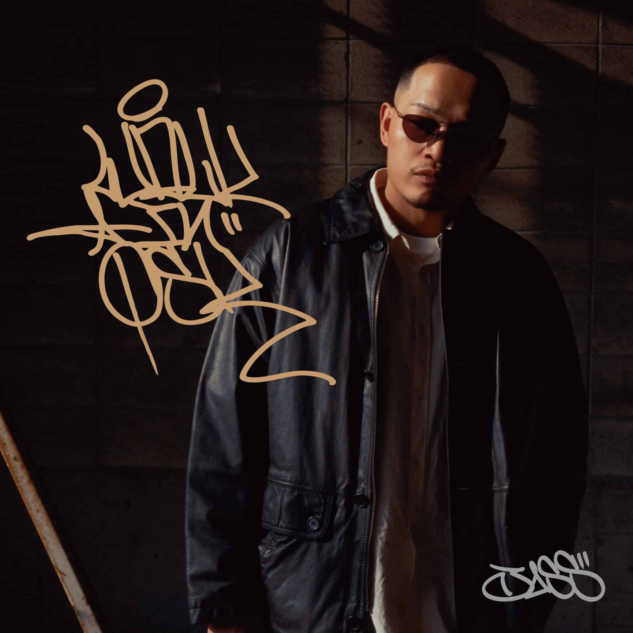 JASSの4thアルバム『WALK IN OSK』ジャケット。JASSがレザージャケットとサングラス姿で写る