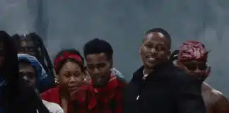 YG、4年ぶりの新作『The Gentlemen’s Club』とKendrick Lamarの助言 YGを中心に複数の人物が並ぶ『The Gentlemen's Club』関連ビジュアル。赤と黒を基調にした横長のアイキャッチ画像