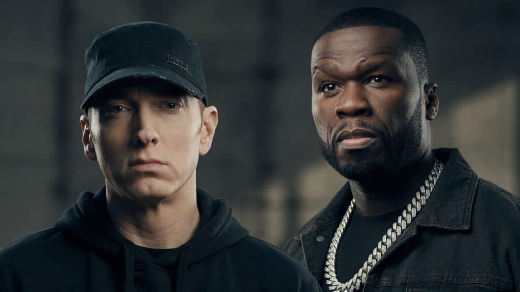 50 CentとEminemが並ぶAI生成のポートレート風アイキャッチ画像。映画『Street Fighter』主題歌と2Pac未発表音源を扱う記事のビジュアル