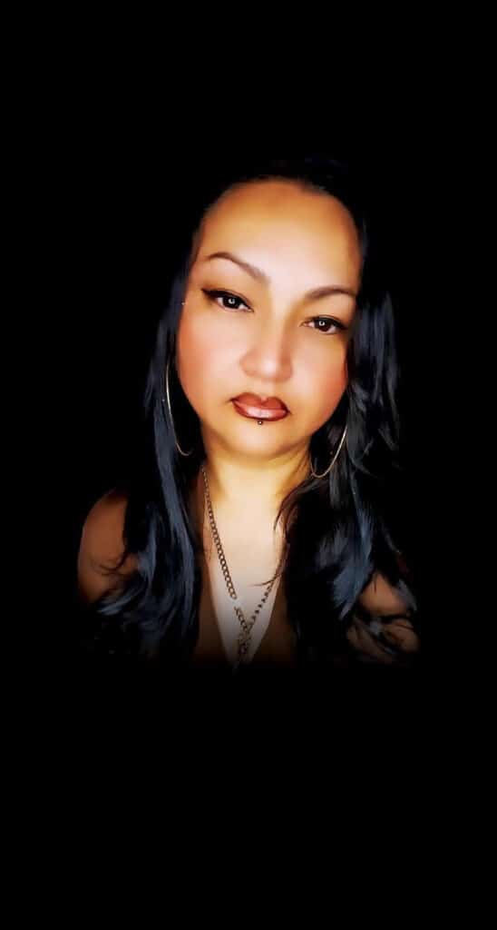 Doll-E Girlインタビュー｜Chicano Rapを20年以上歩む“Alpha Queen”