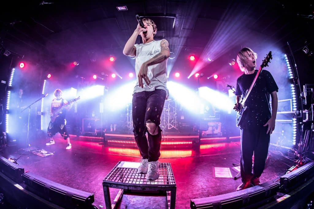 2019年5月、ブダペストのDürer Kertで演奏するONE OK ROCK