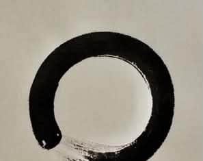 千葉雄喜『⚪』のアルバムジャケット。生成り色の背景に黒い円相
